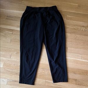 Old Navy Black Tapered Joggers, super soft